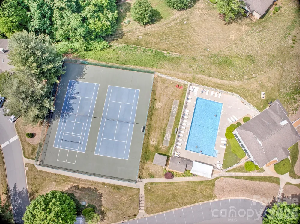 4102 Dominic Lane Asheville, NC 28805