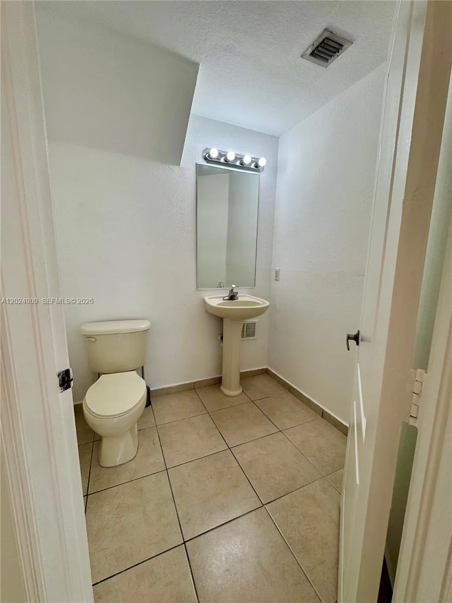 8936 W Flagler St #201 Miami, FL 33174
