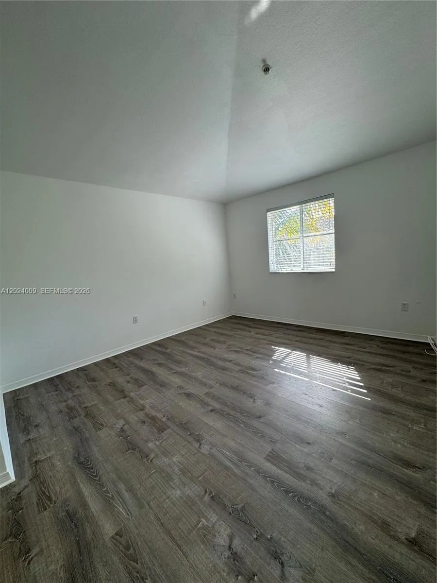 8936 W Flagler St #201 Miami, FL 33174