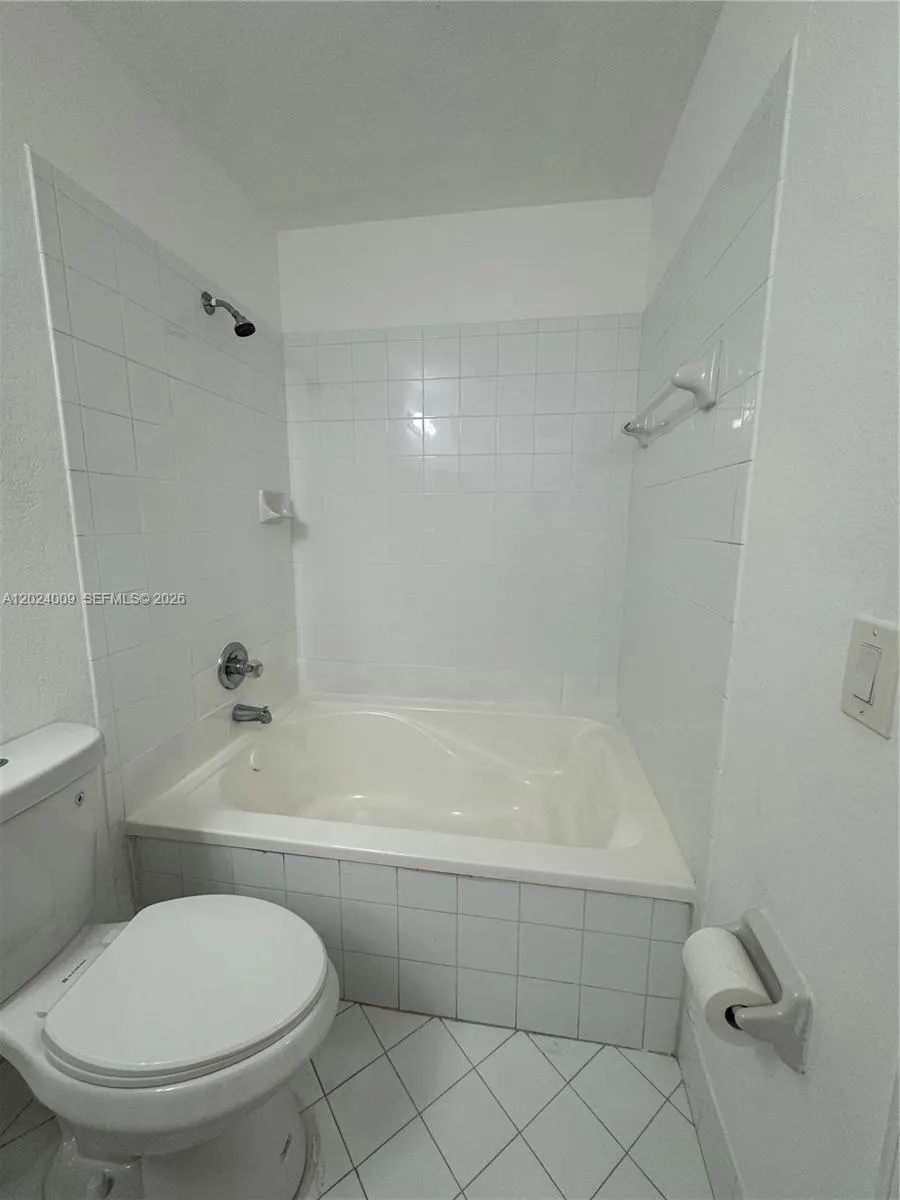 8936 W Flagler St #201 Miami, FL 33174