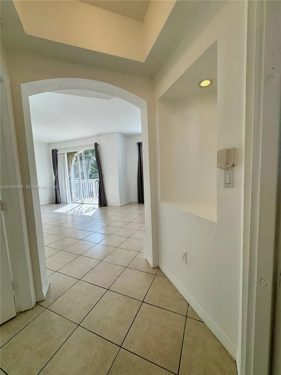 8936 W Flagler St #201 Miami, FL 33174