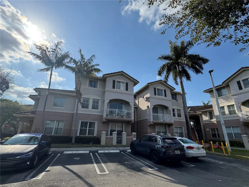 8936 W Flagler St #201 Miami, FL 33174