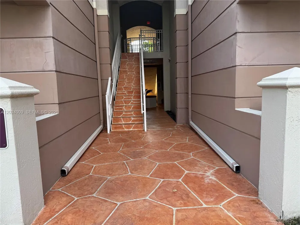 8936 W Flagler St #201 Miami, FL 33174