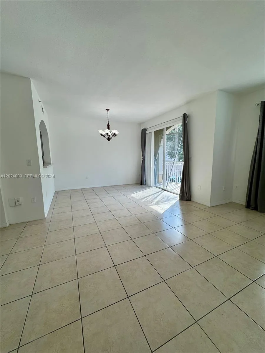 8936 W Flagler St #201 Miami, FL 33174