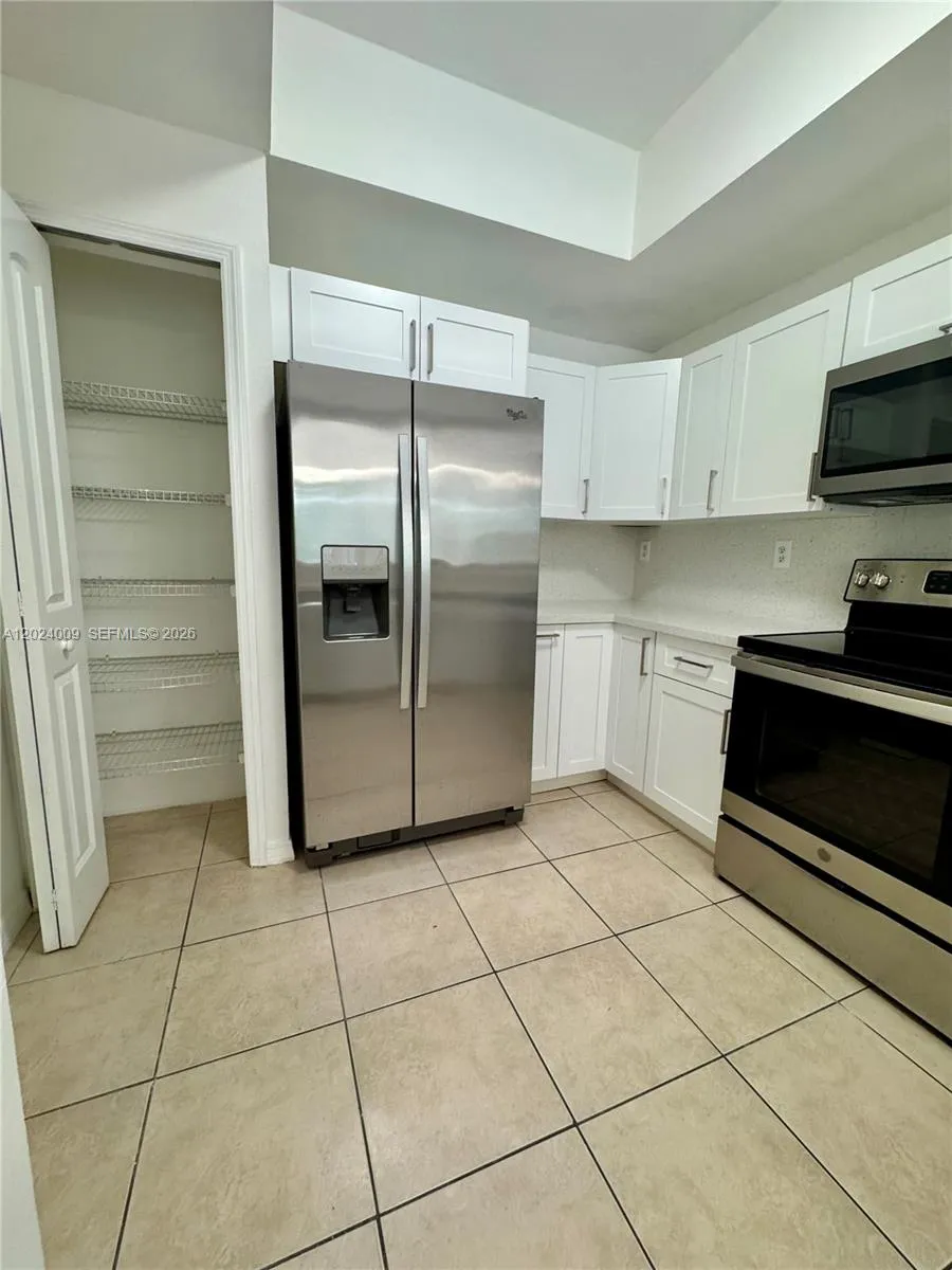8936 W Flagler St #201 Miami, FL 33174