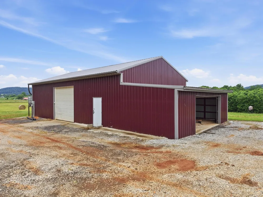 1050 Franks Ferry Rd Sparta, TN 38583