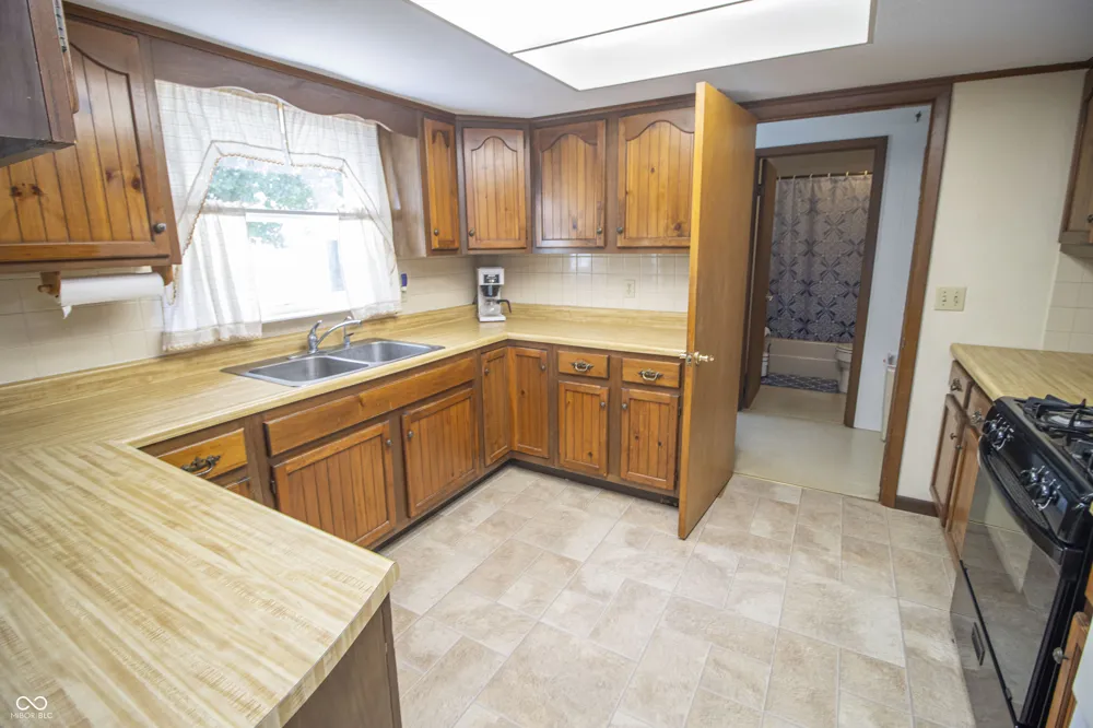 513 E Howard Avenue Arcadia, IN 46030