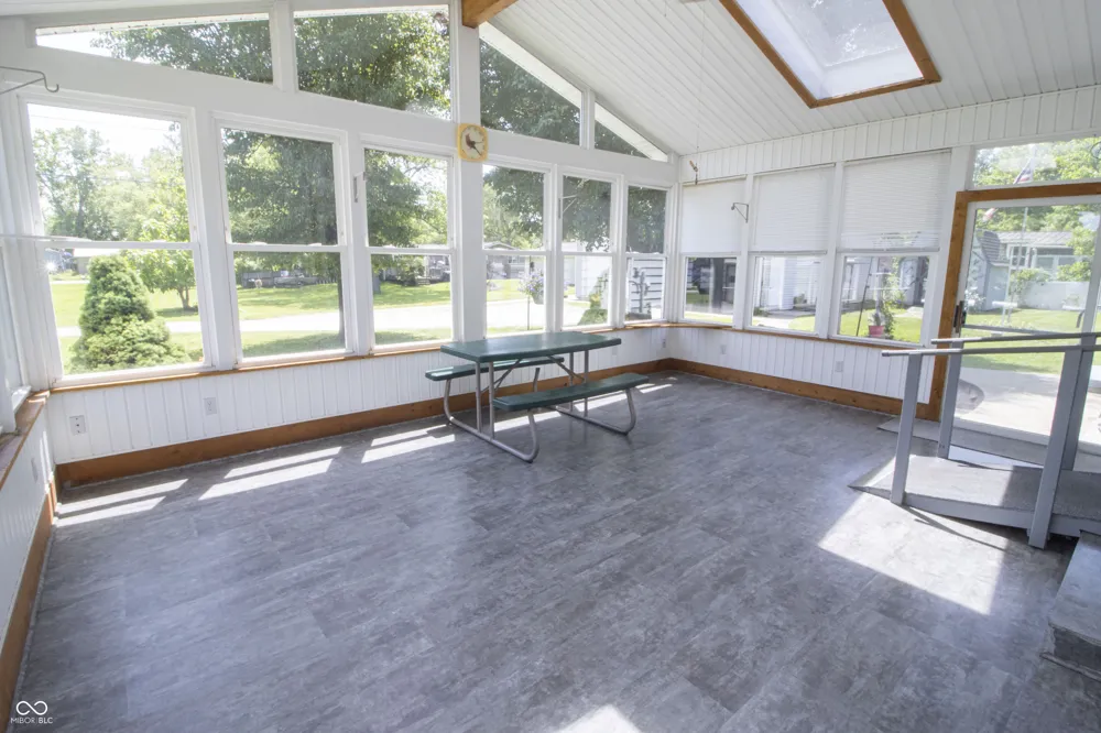 513 E Howard Avenue Arcadia, IN 46030