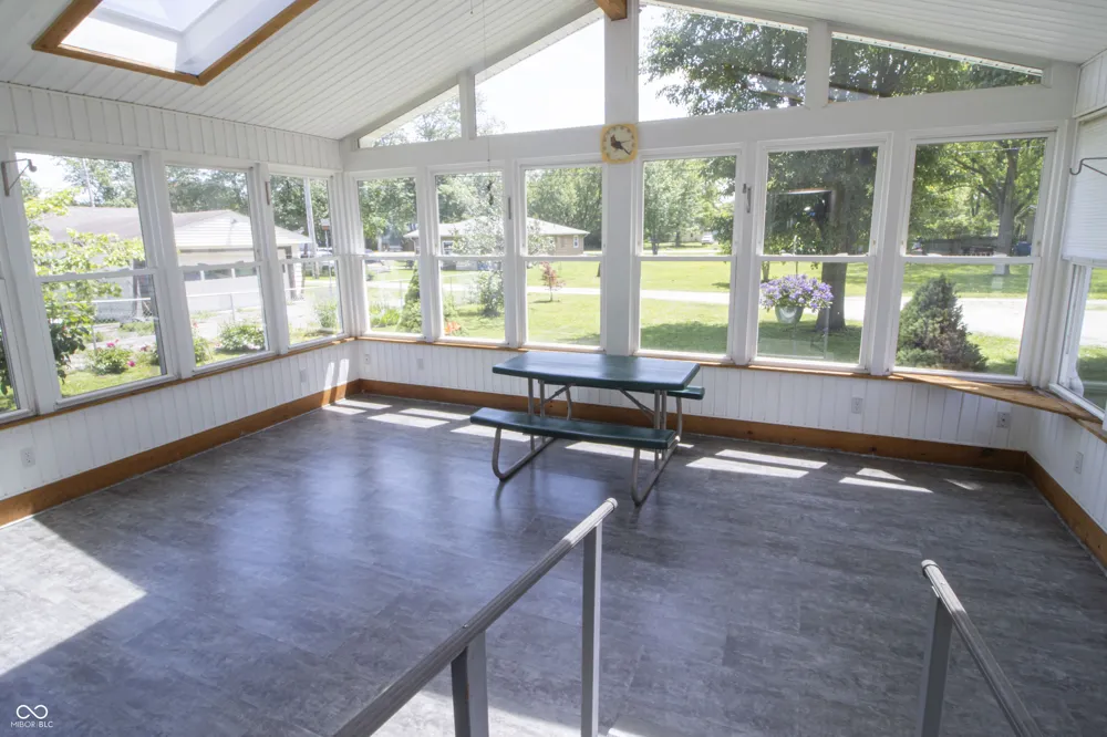 513 E Howard Avenue Arcadia, IN 46030