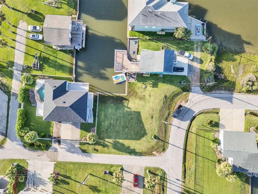 Pompano Way Jamaica Beach, TX 77554