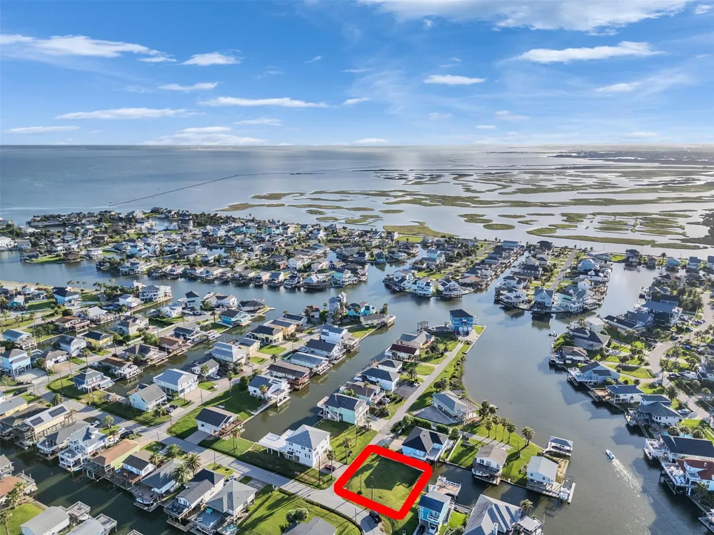 Pompano Way Jamaica Beach, TX 77554