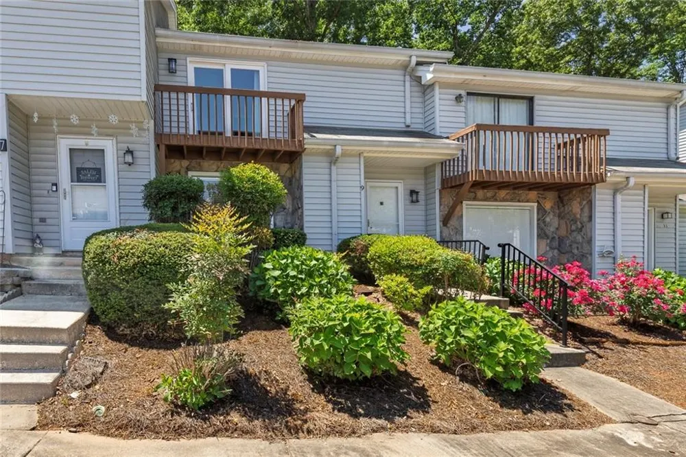 9 Fairway Drive NW Kennesaw, GA 30144