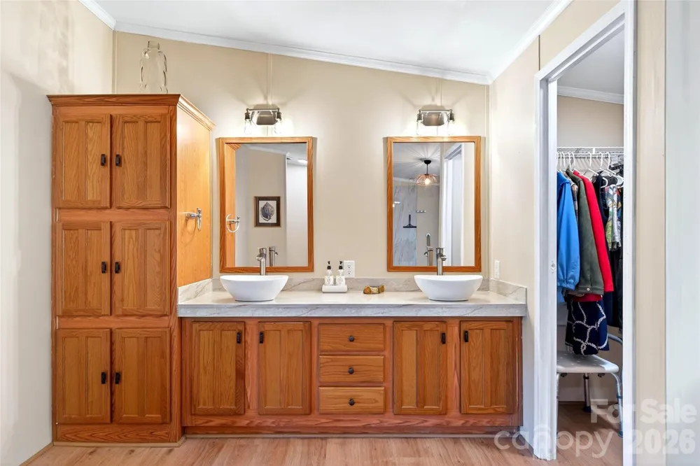 298 Wolf Crossing Bakersville, NC 28705