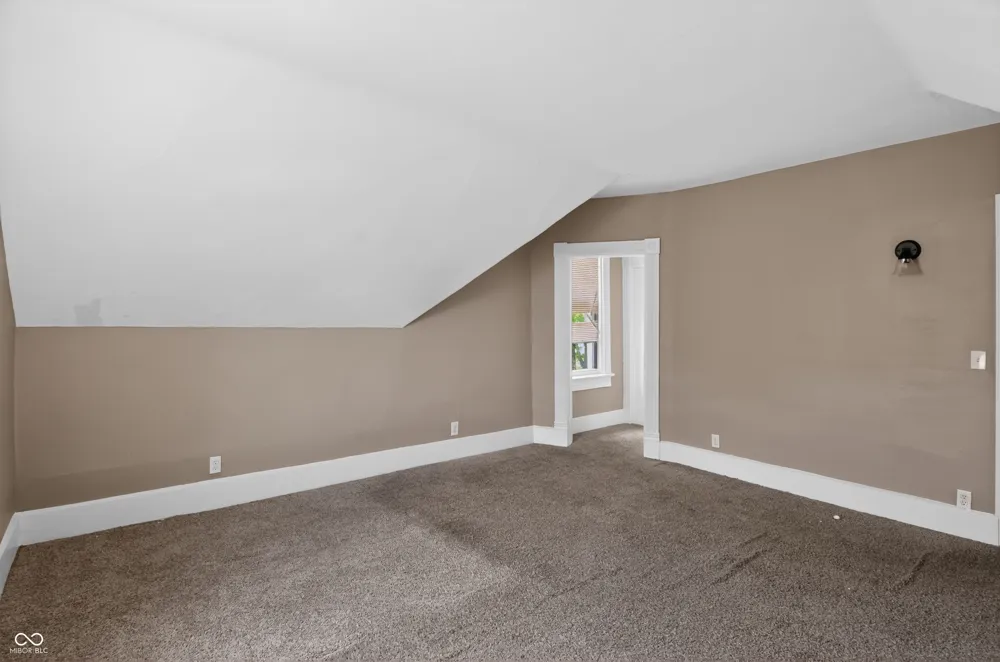 91 4th Avenue Beech Grove, IN 46107