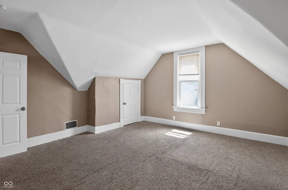 91 4th Avenue Beech Grove, IN 46107