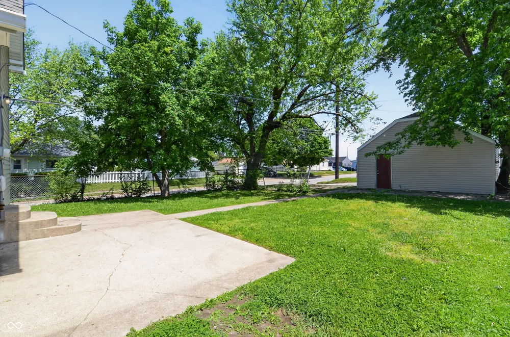 91 4th Avenue Beech Grove, IN 46107