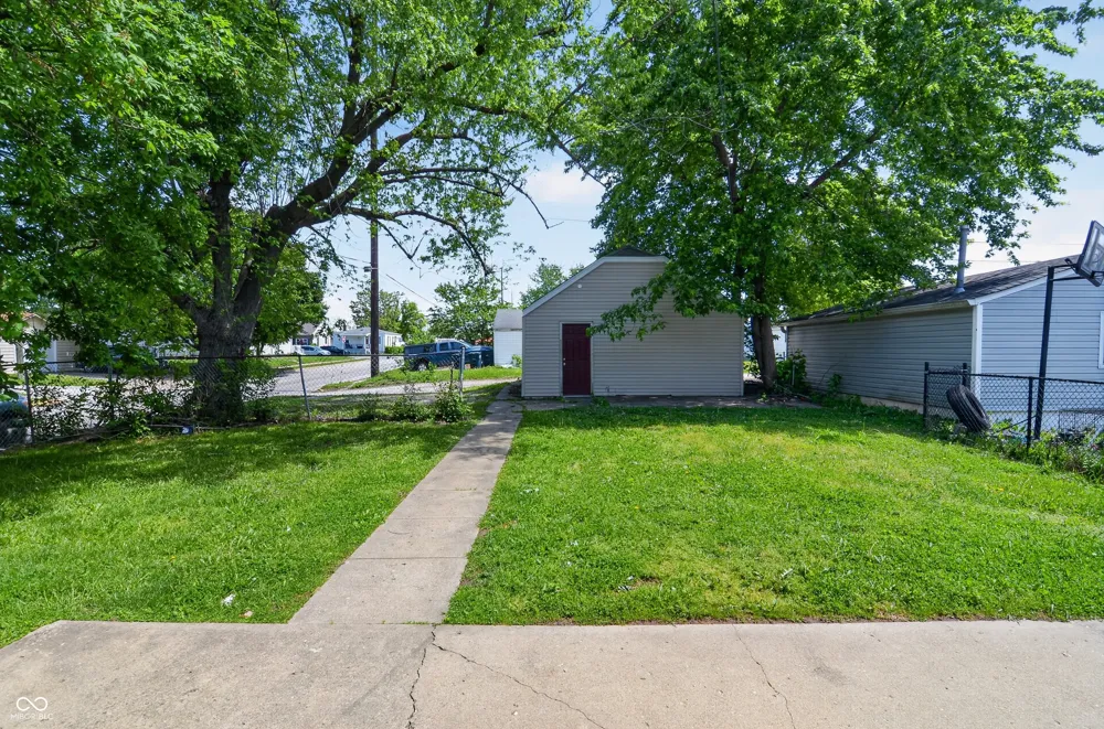 91 4th Avenue Beech Grove, IN 46107