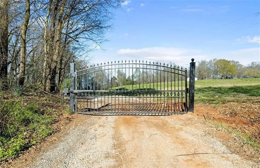 95 farmers academy Road Martin, GA 30557