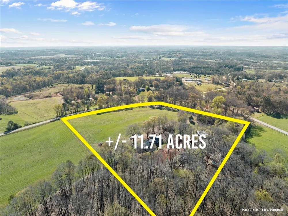 95 farmers academy Road Martin, GA 30557