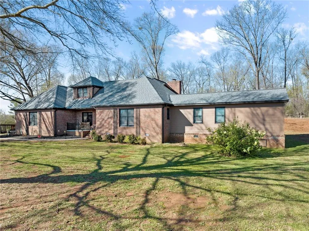 95 farmers academy Road Martin, GA 30557