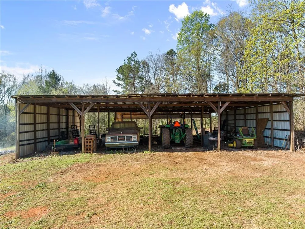 95 farmers academy Road Martin, GA 30557