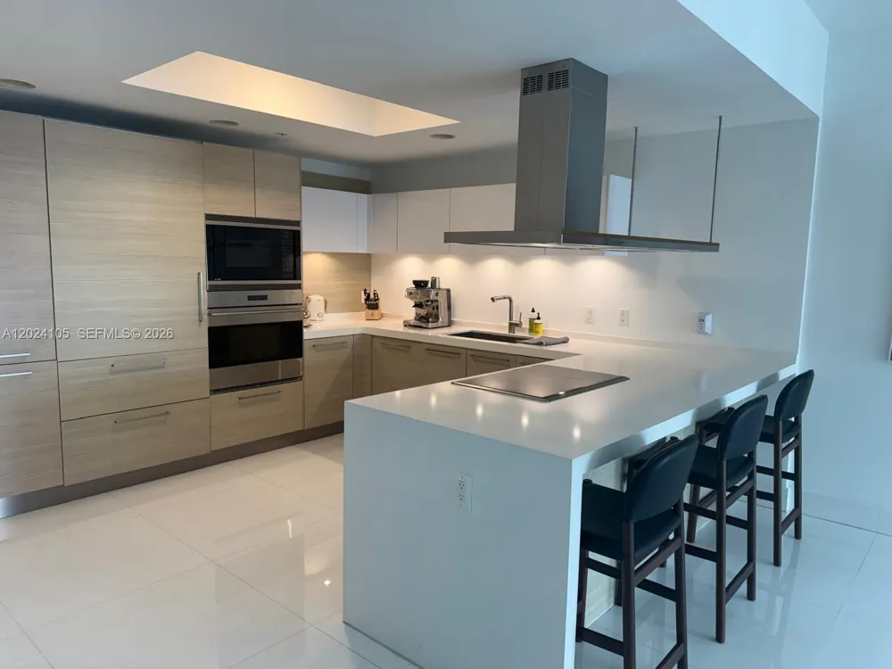 17301 Biscayne Blvd #2305 North Miami Beach, FL 33160