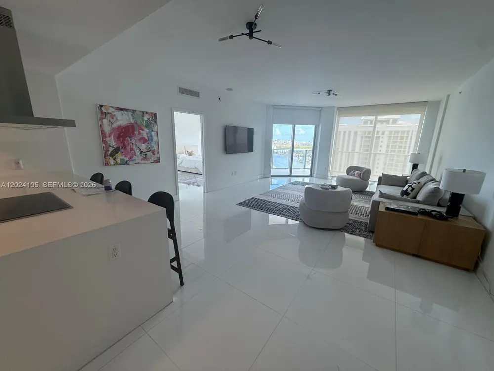 17301 Biscayne Blvd #2305 North Miami Beach, FL 33160