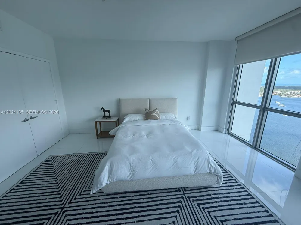 17301 Biscayne Blvd #2305 North Miami Beach, FL 33160