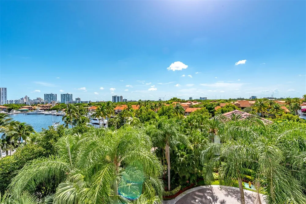 3610 Yacht Club Dr #511 Aventura, FL 33180