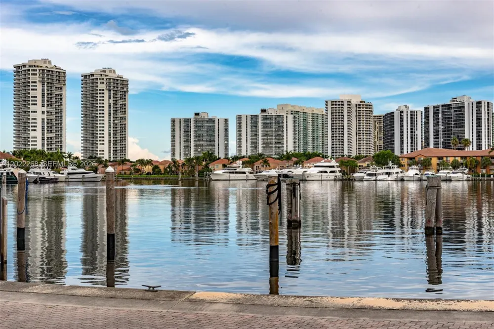 3610 Yacht Club Dr #511 Aventura, FL 33180