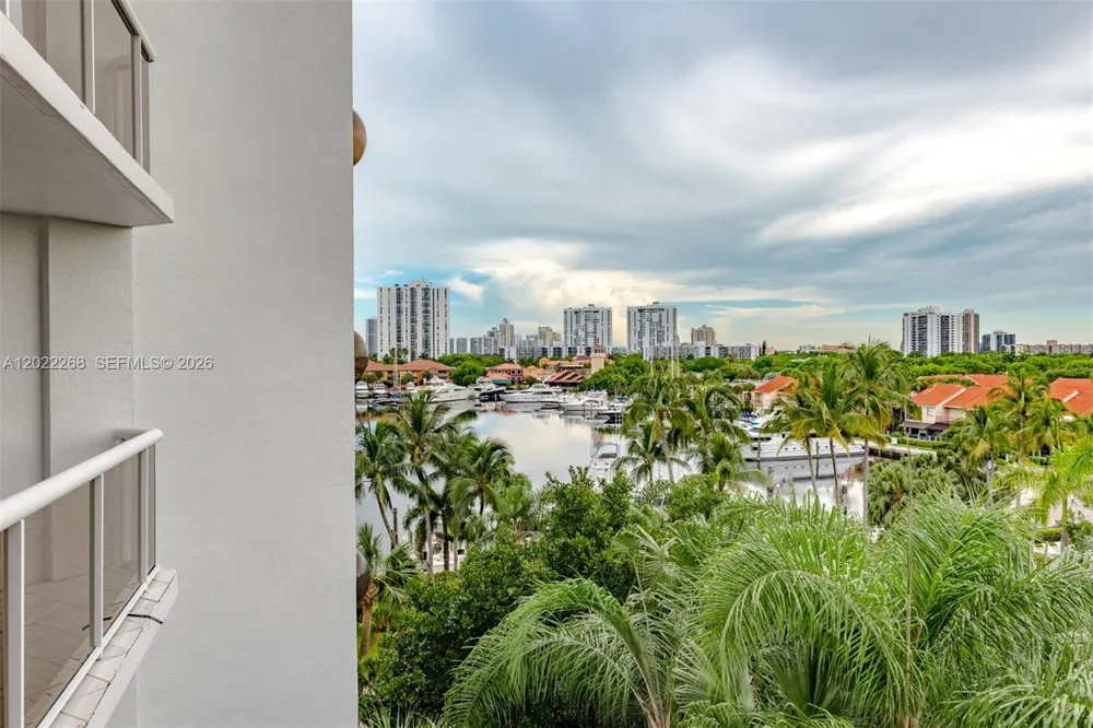 3610 Yacht Club Dr #511 Aventura, FL 33180