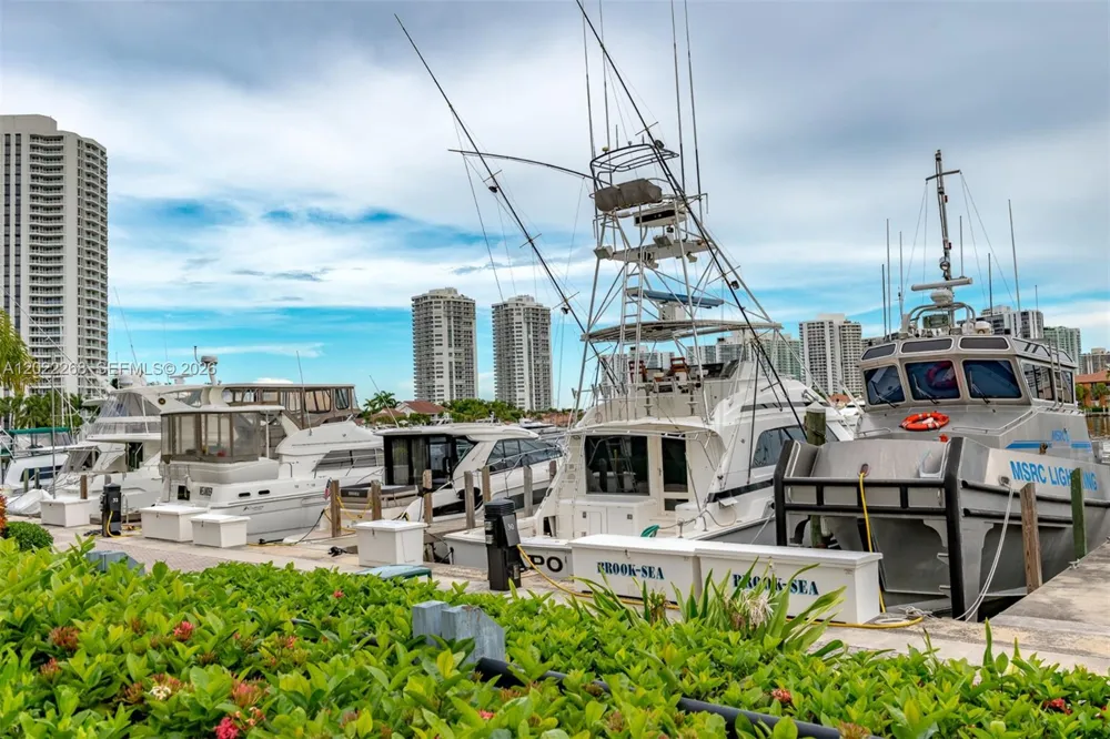 3610 Yacht Club Dr #511 Aventura, FL 33180