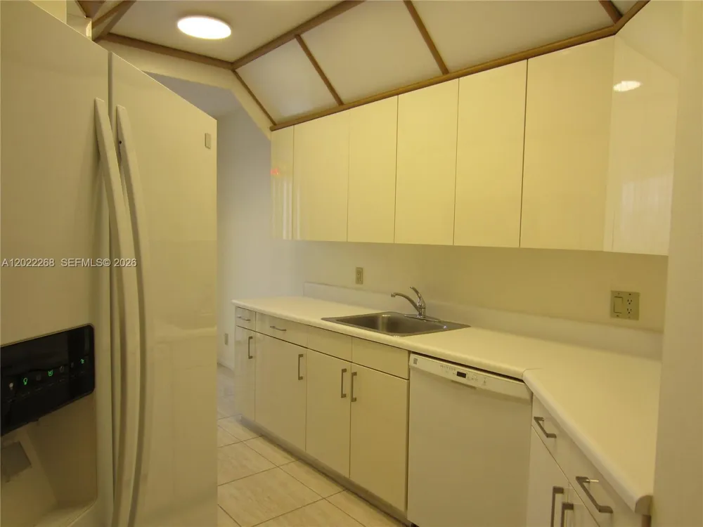 3610 Yacht Club Dr #511 Aventura, FL 33180