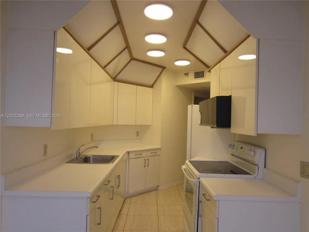 3610 Yacht Club Dr #511 Aventura, FL 33180