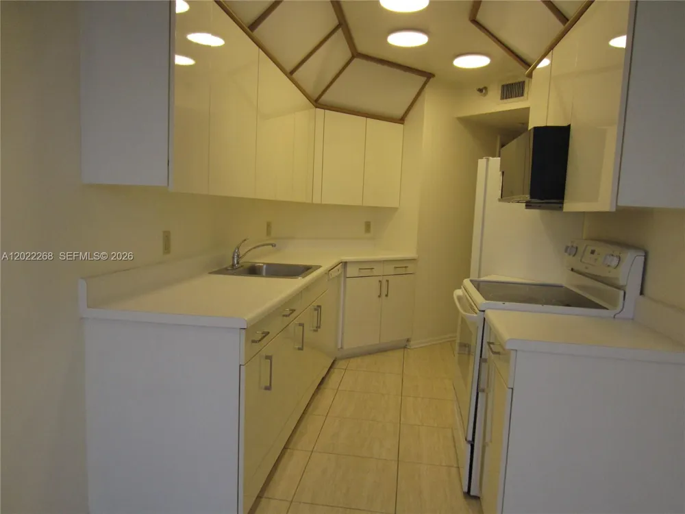 3610 Yacht Club Dr #511 Aventura, FL 33180