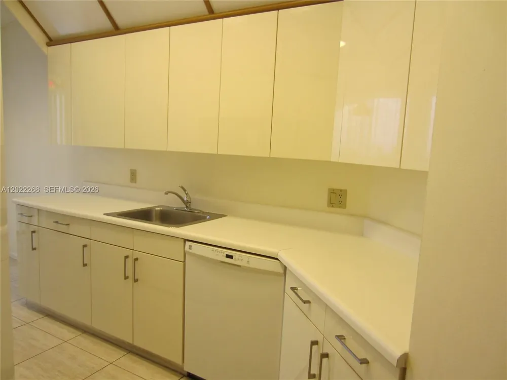 3610 Yacht Club Dr #511 Aventura, FL 33180