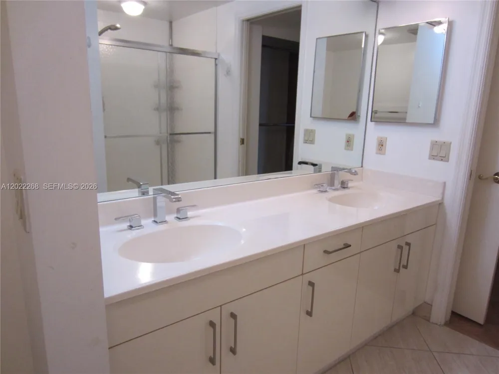 3610 Yacht Club Dr #511 Aventura, FL 33180