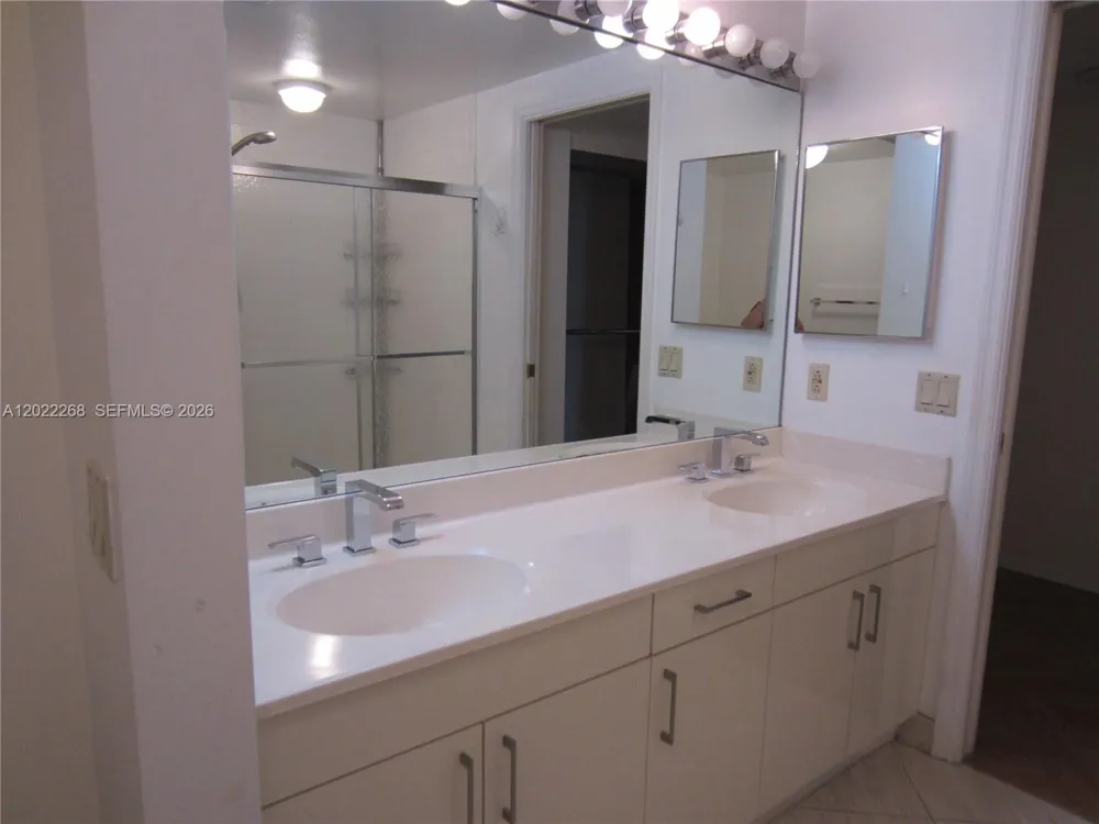 3610 Yacht Club Dr #511 Aventura, FL 33180