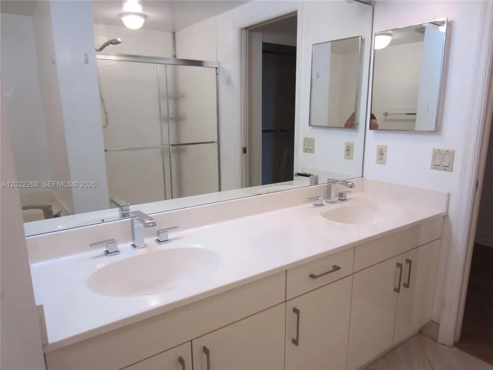 3610 Yacht Club Dr #511 Aventura, FL 33180