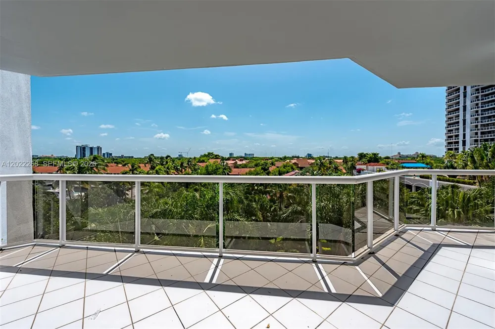 3610 Yacht Club Dr #511 Aventura, FL 33180