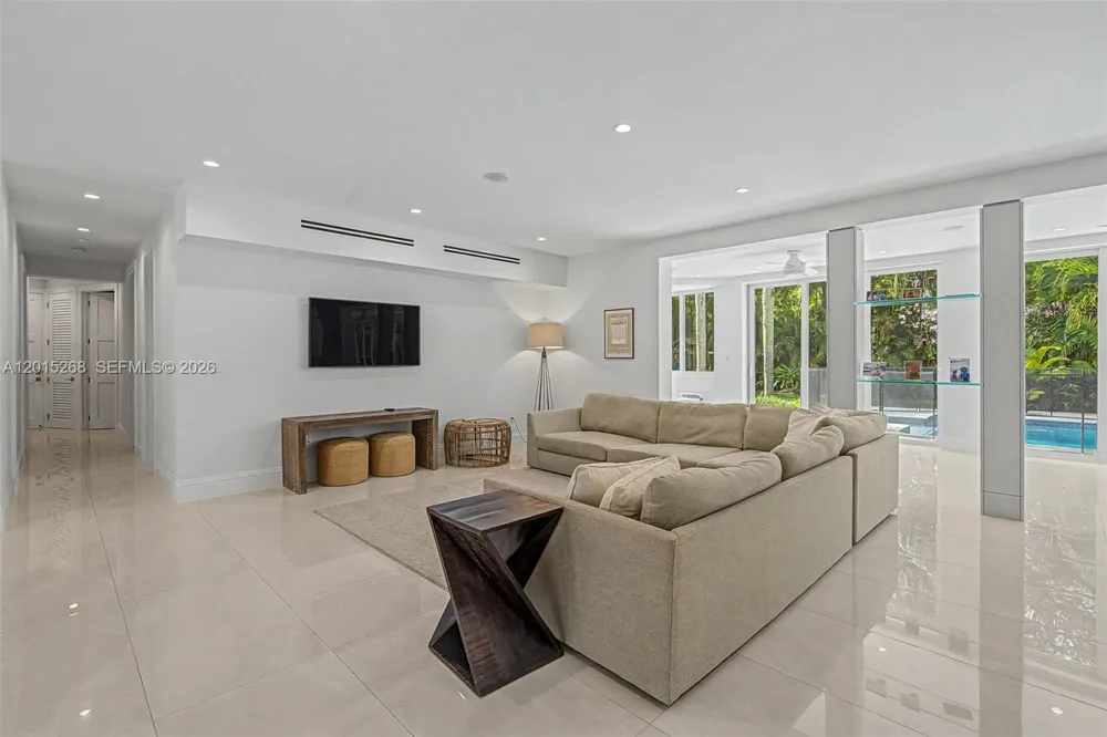5790 SW 96th St Pinecrest, FL 33156
