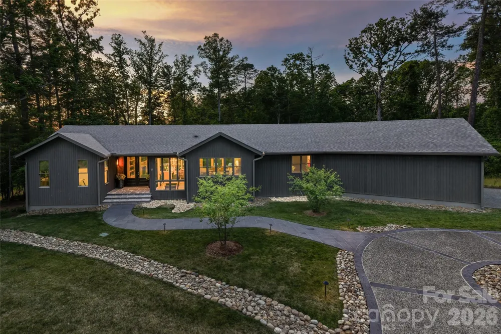 27 Tommy Ray Ridge Weaverville, NC 28787