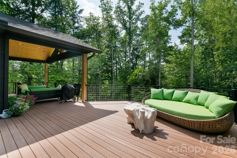 27 Tommy Ray Ridge Weaverville, NC 28787