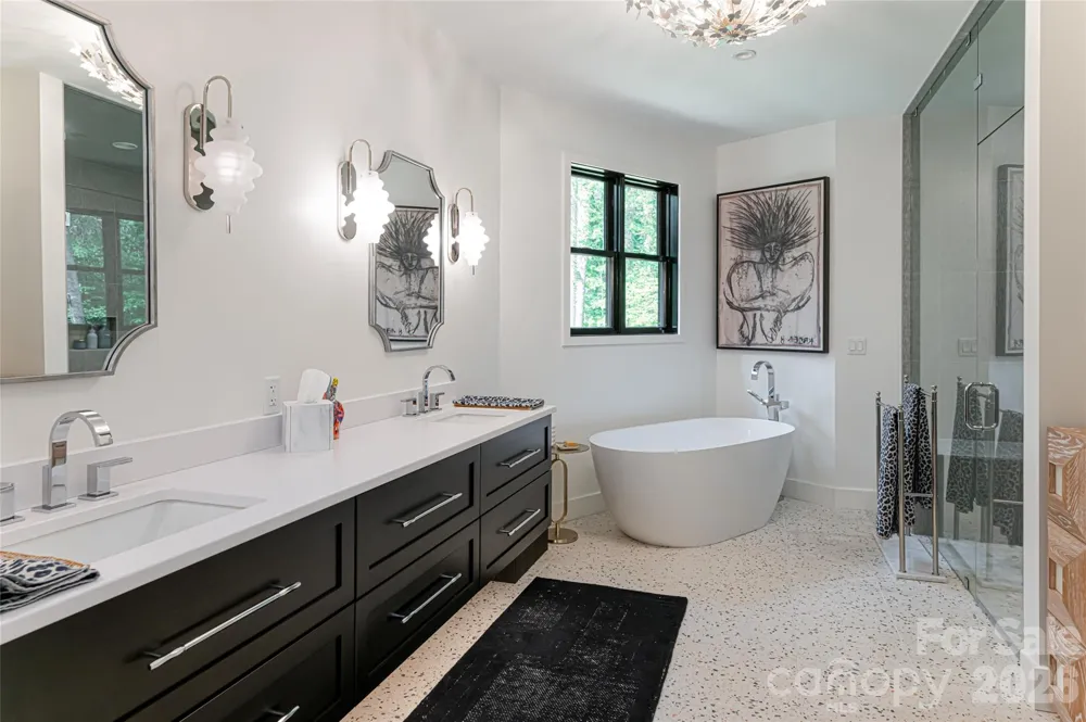 27 Tommy Ray Ridge Weaverville, NC 28787