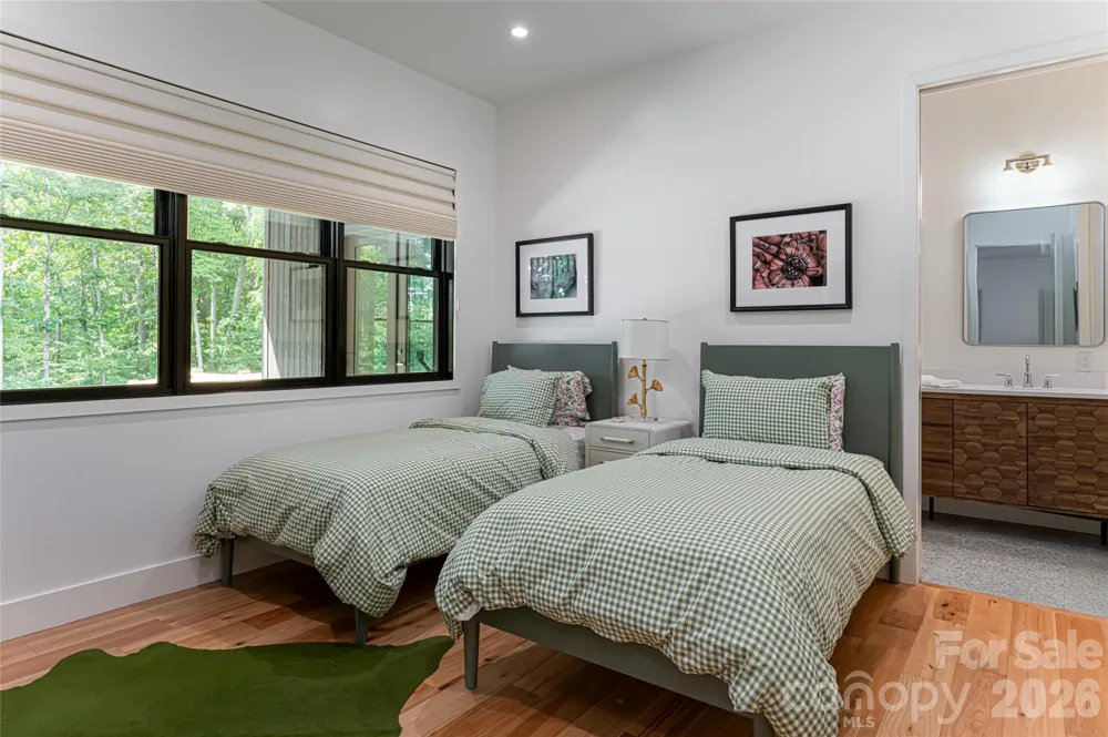 27 Tommy Ray Ridge Weaverville, NC 28787