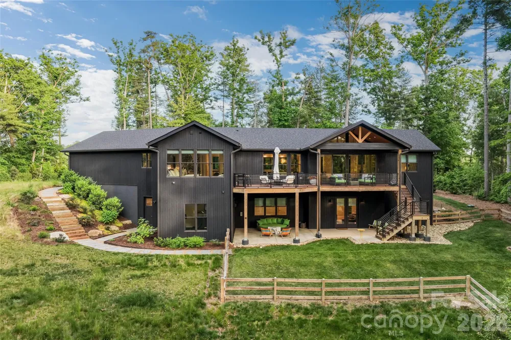 27 Tommy Ray Ridge Weaverville, NC 28787