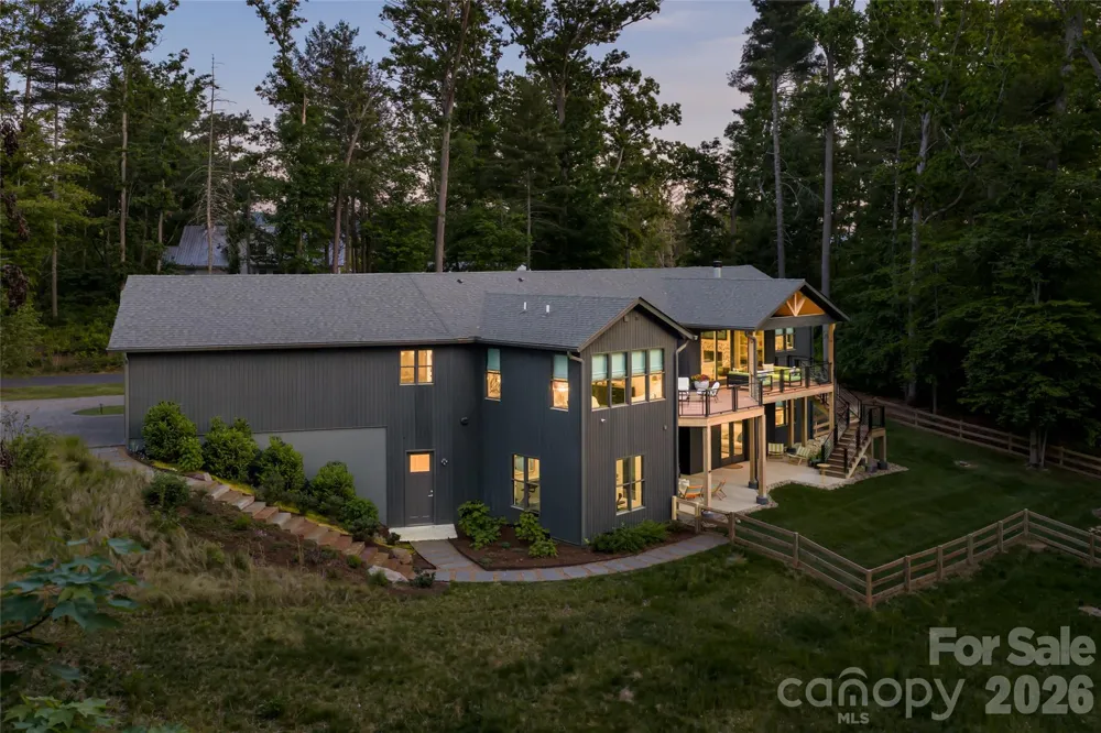 27 Tommy Ray Ridge Weaverville, NC 28787
