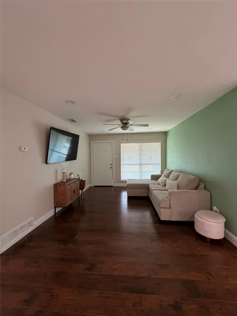 9605 Kittyhawk Lane