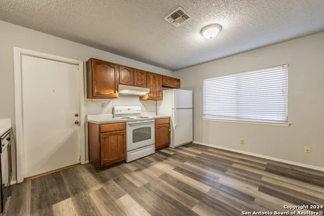 5011 thomas paine Kirby, TX 78219