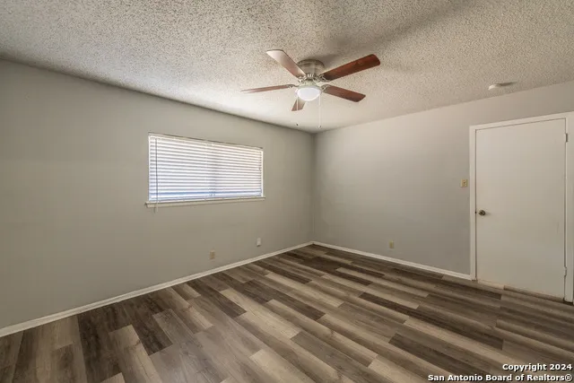 5011 thomas paine Kirby, TX 78219